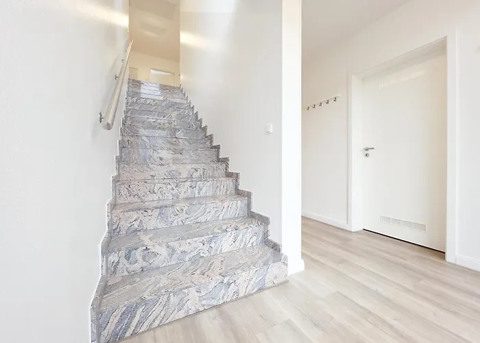 Appartamento Tolstov House - 6 Haus - Grosse Kueche - Garten - Parkplatz - 25min Messe Dus Düsseldorf