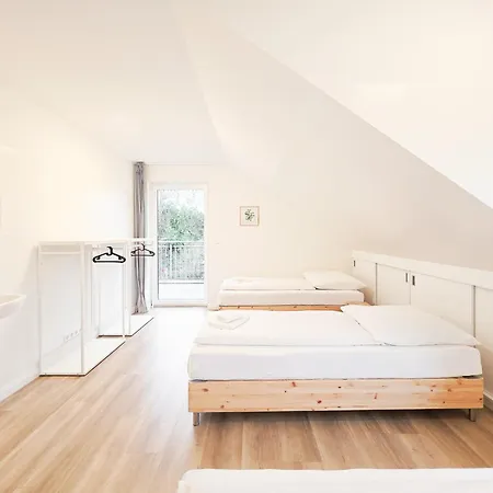 Raj Living - 6 Haus - Grosse Kueche - Garten - Parkplatz - 25min Messe Dus * Dusseldorf