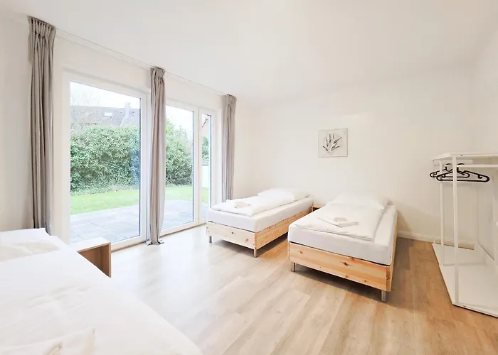 Lejlighed Tolstov House - 6 Haus - Grosse Kueche - Garten - Parkplatz - 25min Messe Dus