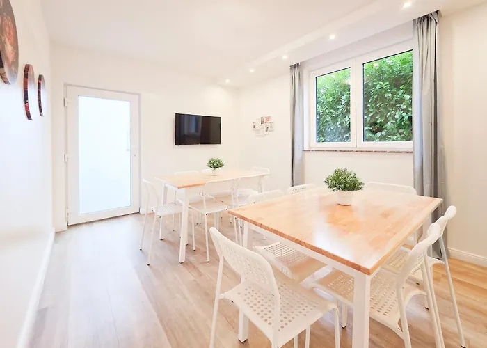 Tolstov House - 6 Haus - Grosse Kueche - Garten - Parkplatz - 25min Messe Dus Appartement Düsseldorf