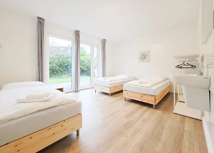 Tolstov House - 6 Haus - Grosse Kueche - Garten - Parkplatz - 25min Messe Dus * Düsseldorf