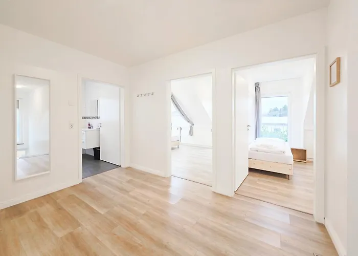 Tolstov House - 6 Haus - Grosse Kueche - Garten - Parkplatz - 25min Messe Dus Düsseldorf