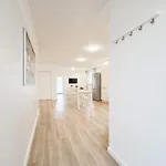 Apartman Tolstov House - 6 Haus - Grosse Kueche - Garten - Parkplatz - 25min Messe Dus *