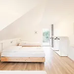 Tolstov House - 6 Haus - Grosse Kueche - Garten - Parkplatz - 25min Messe Dus Apartman Düsseldorf