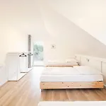 Tolstov House - 6 Haus - Grosse Kueche - Garten - Parkplatz - 25min Messe Dus * Düsseldorf