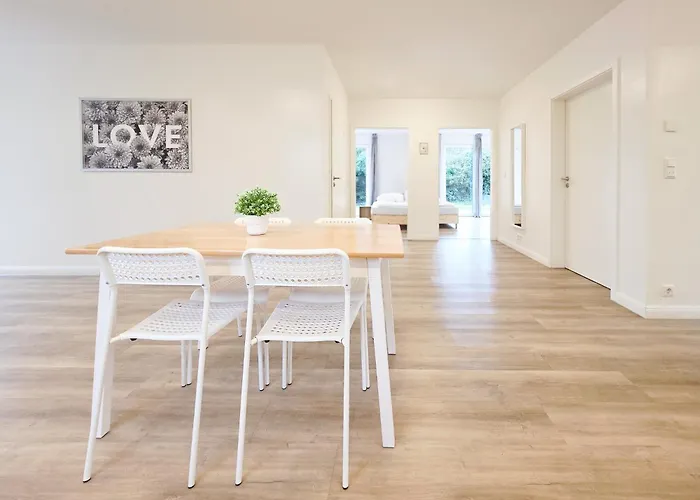 Tolstov House - 6 Haus - Grosse Kueche - Garten - Parkplatz - 25min Messe Dus デュッセルドルフ