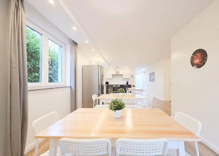 Tolstov House - 6 Haus - Grosse Kueche - Garten - Parkplatz - 25min Messe Dus デュッセルドルフ