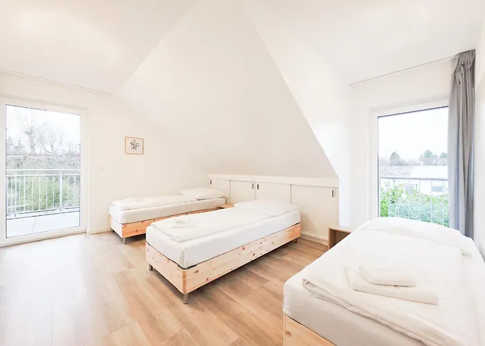 Tolstov House - 6 Haus - Grosse Kueche - Garten - Parkplatz - 25min Messe Dus 公寓 杜塞尔多夫